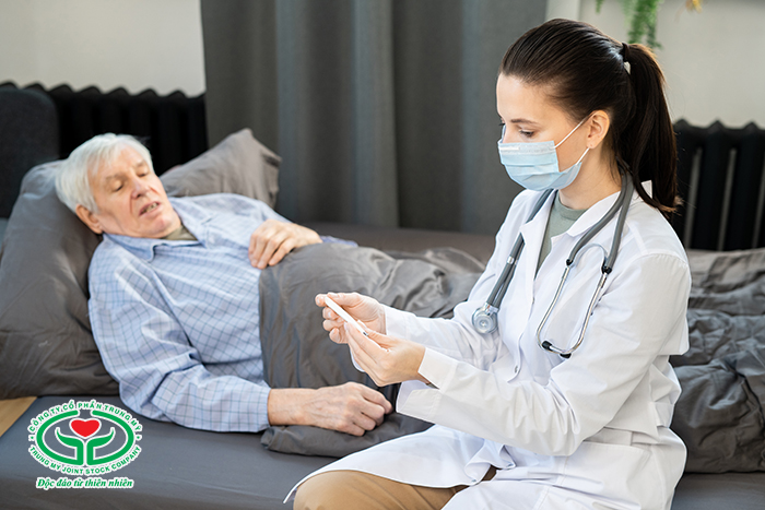Người bệnh cần thông báo với bác sĩ nếu bị sốt sau nong van tim