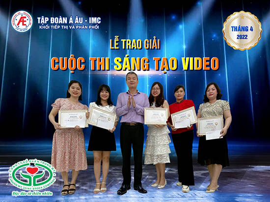 Các nhân sự nhận giải thưởng cho video xuất sắc tháng 5